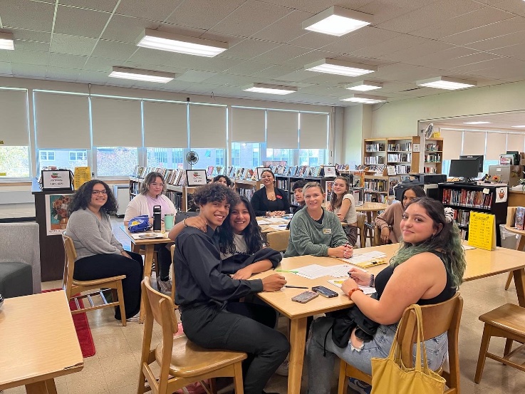 EKirmssKeating's tweet photo. College visits are in full swing at RCK &amp; JJ! We are so lucky to have Admissions Counselors from various colleges share their expertise with our students! @WCSDEmpowers @dpseipp @johnjayseniorhs @binghamtonu @nyuniversity https://t.co/SlCGoto5vr