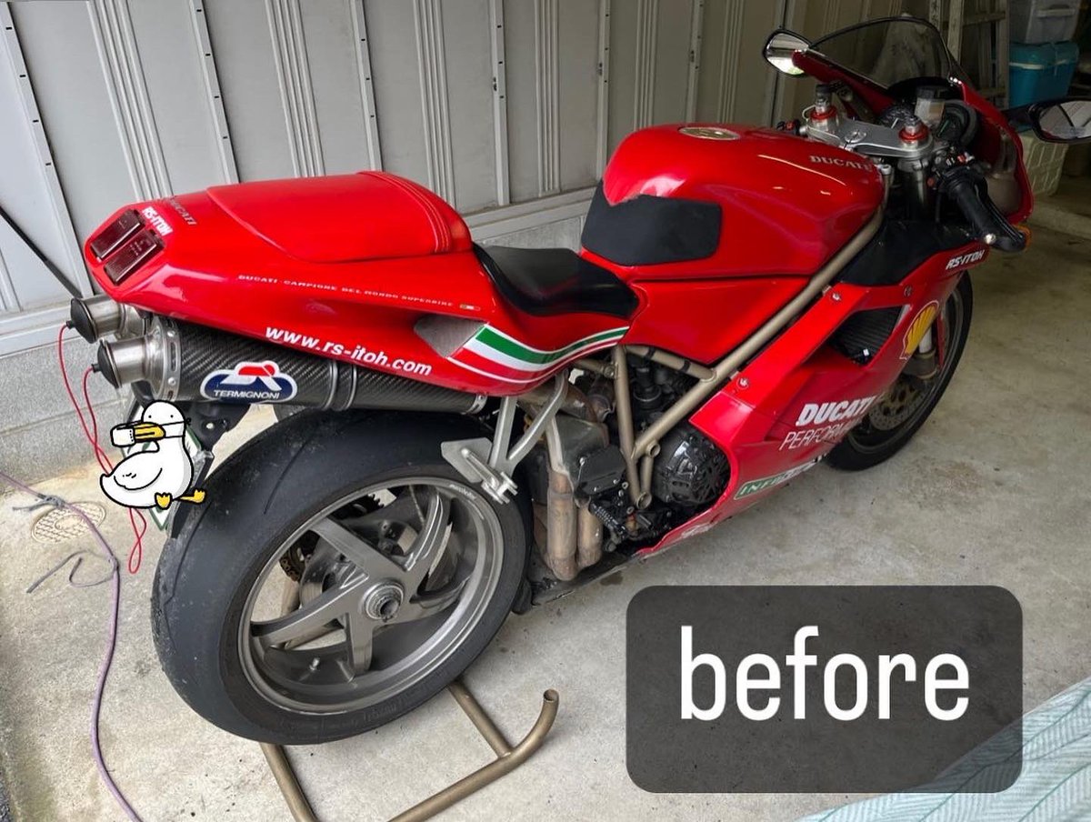 pararinknta's tweet photo. シングルシートはカッコいいなぁ。ビポストからストラーダに変身！

#ducati #ducati748 #ducati916 #ducati996 #ducati998 #wsbk #ドゥカティいいじゃん  #バイク乗りと繋がりたい  #バイク好きな人と繋がりたい  #バイク https://t.co/mwrOd5XFPL