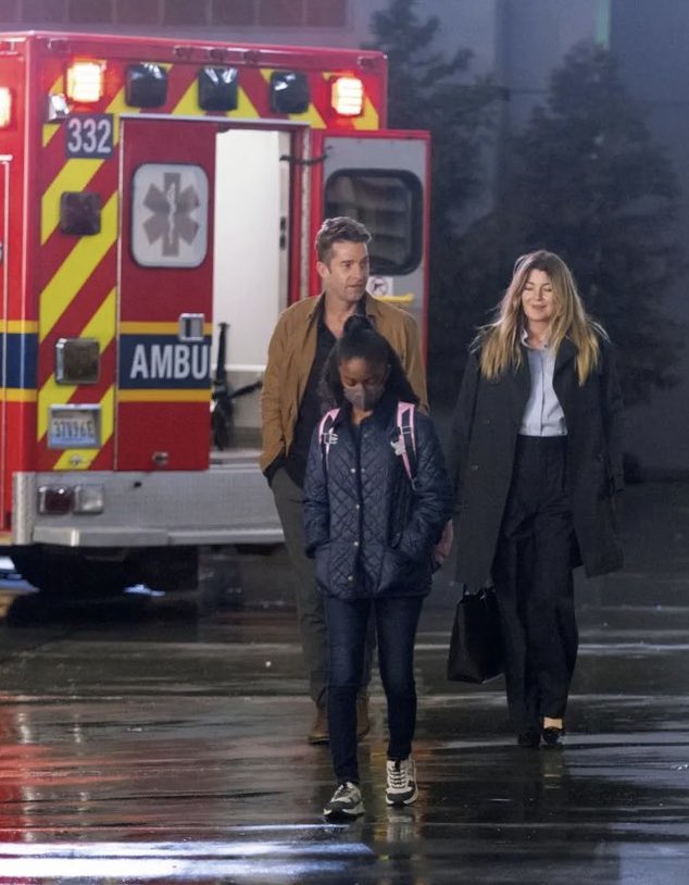 AITSeeb's tweet image. Step-dad duties 😉 #GreysAnatomy