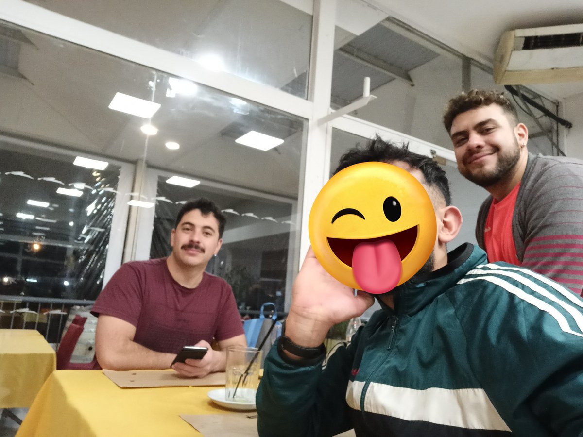gastinitini's tweet photo. Matado pero con ellos 🌝✨✨✨ https://t.co/i8sgn6nWPw