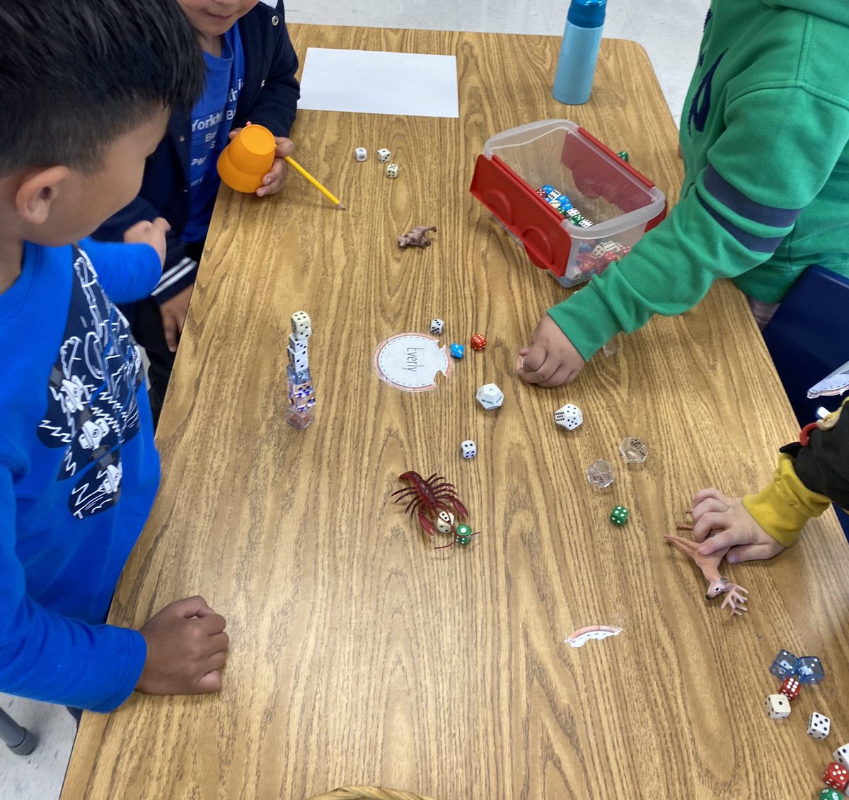 agnesplaypilot's tweet photo. At the sound of the end of day bell today, K-2 students burst out of their doors for home yelling "YES!! Tomorrow is #playhall"!! Our best learning stories & experiences come from this time.Check in tomorrow for a flood of this #collaborativeplay experience. @HolyTrinitySD https://t.co/nyAZ8X0xu4