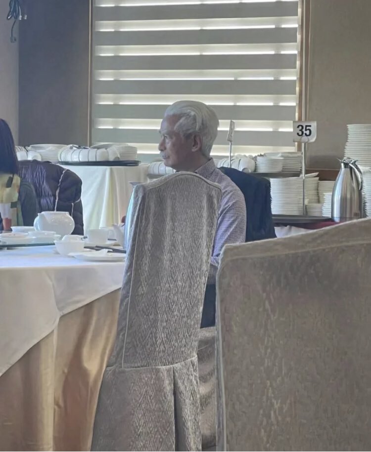 喝早茶，偶遇一个香港明星😊