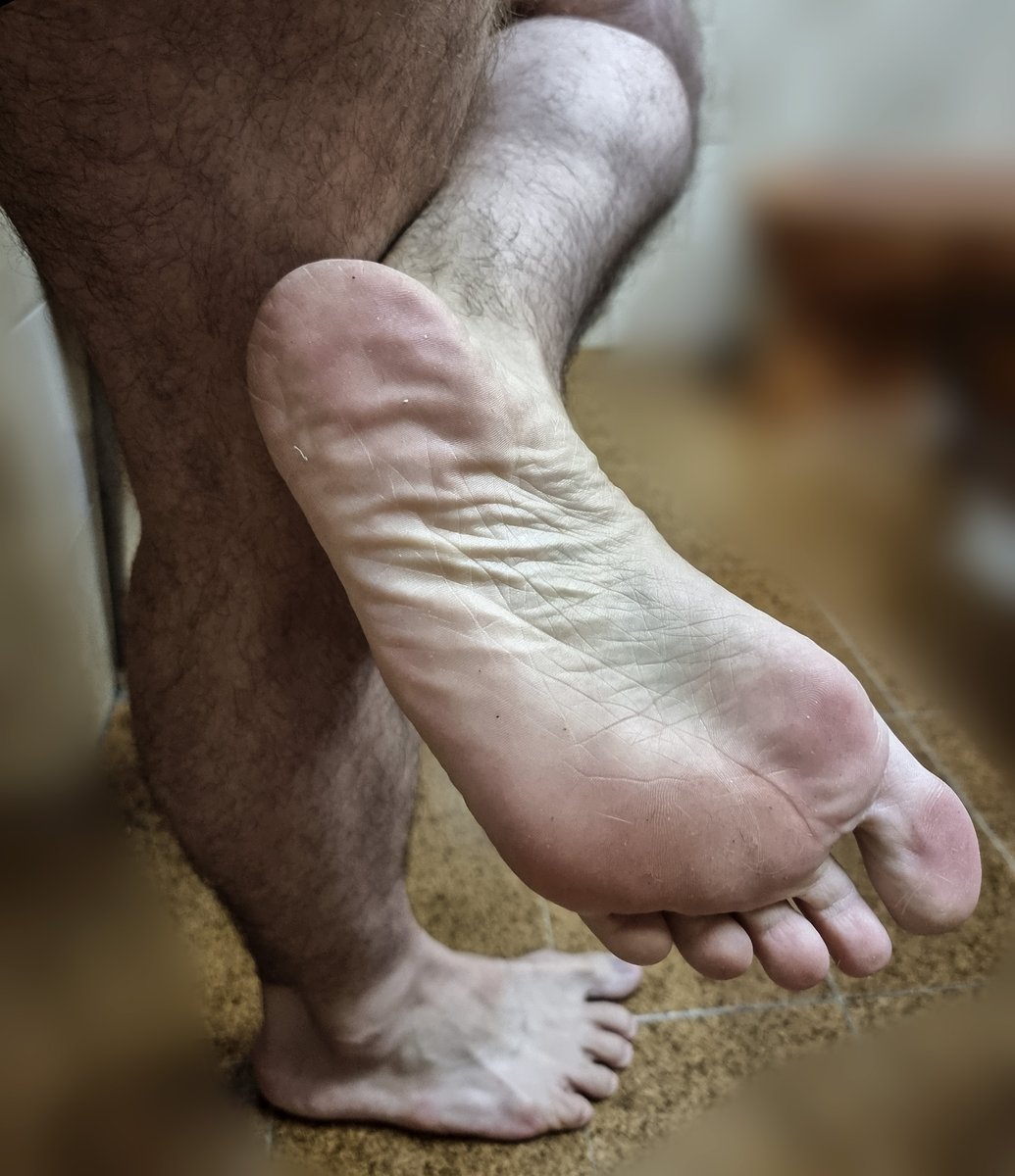 pezaosp's tweet photo. #gayfeet #pesmasculinos #gaytoes #menfeet #manfeet #mensoles #malefoot #menfeetworship https://t.co/PHLh1Ro77Z