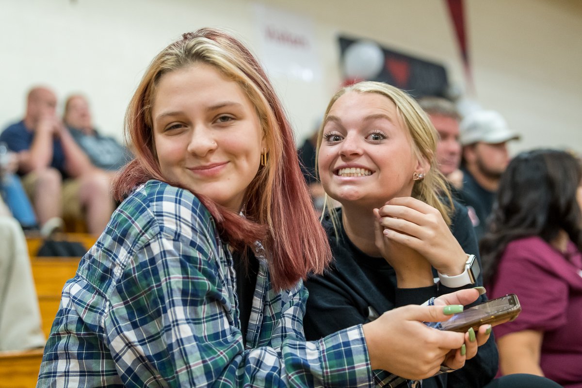 A few "old-timers" out to see the girls ... <a href="/mitterlingk/">karinna</a> <a href="/ChappellMckenna/">mckenna 🦋</a>