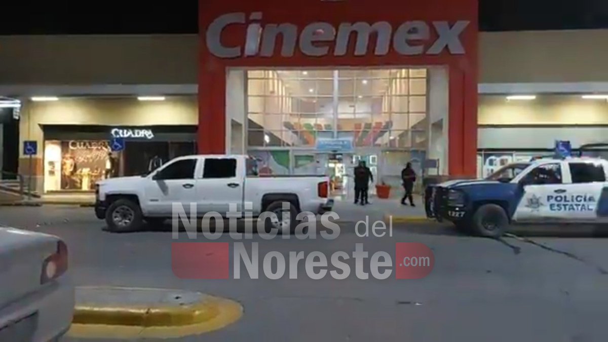 NotiNoreste's tweet photo. #AlMomento
Reportan asalto en Cinemex Plaza Real en #Reynosa. Autoridades en el lugar.
#ReynosaFollow https://t.co/h1K6gFDTek