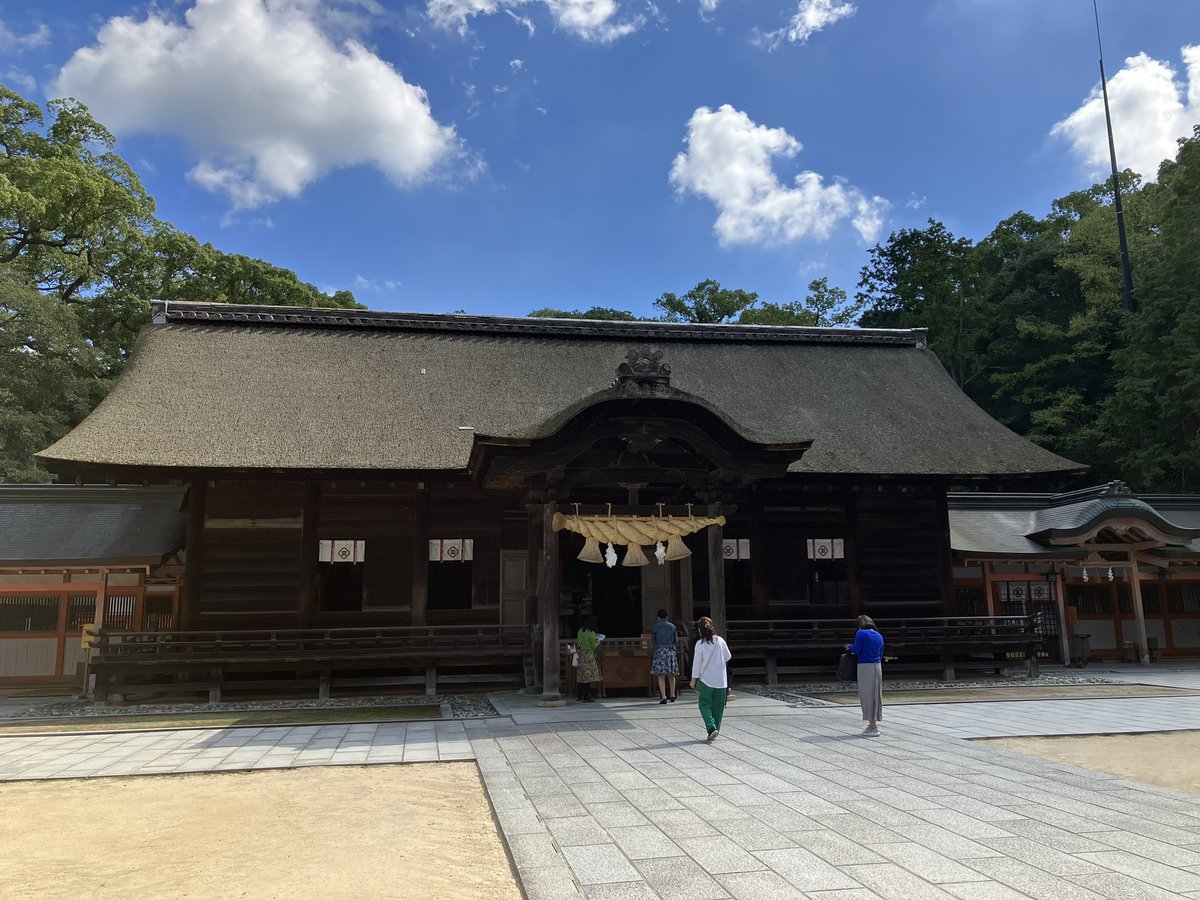 KotetsuGLR's tweet photo. しまなみツーリング
大山祇神社、大漁
 #CB650R  #海鮮丼  #大漁 https://t.co/yW48oL98z2