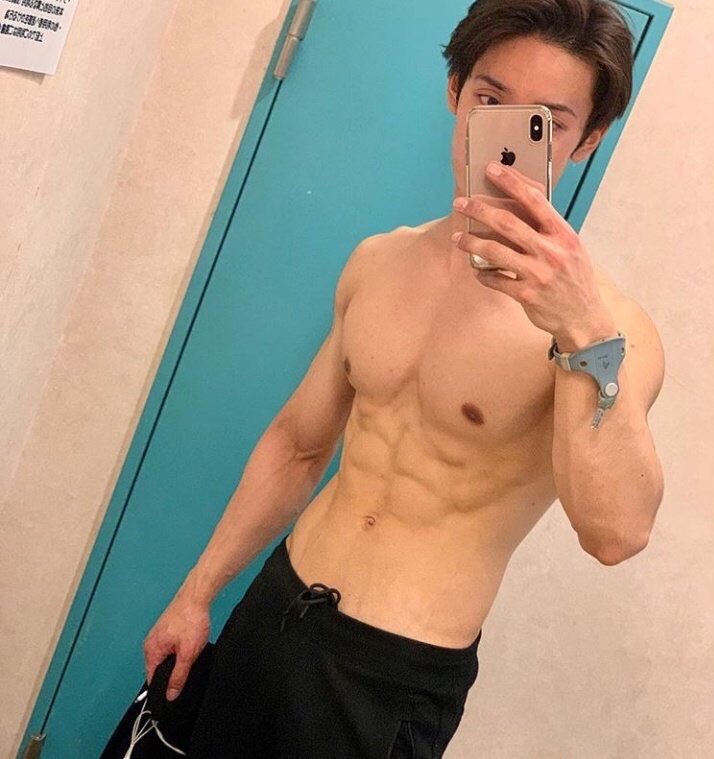 shokeigos's tweet photo. which one https://t.co/aF5gJ493nI