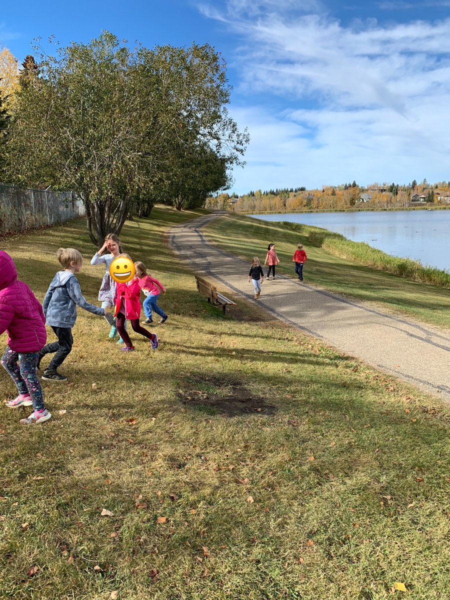 Practicing fall vocabulary out in nature 🍂 <a href="/EJSMSchool/">Ecole J S McCormick</a>