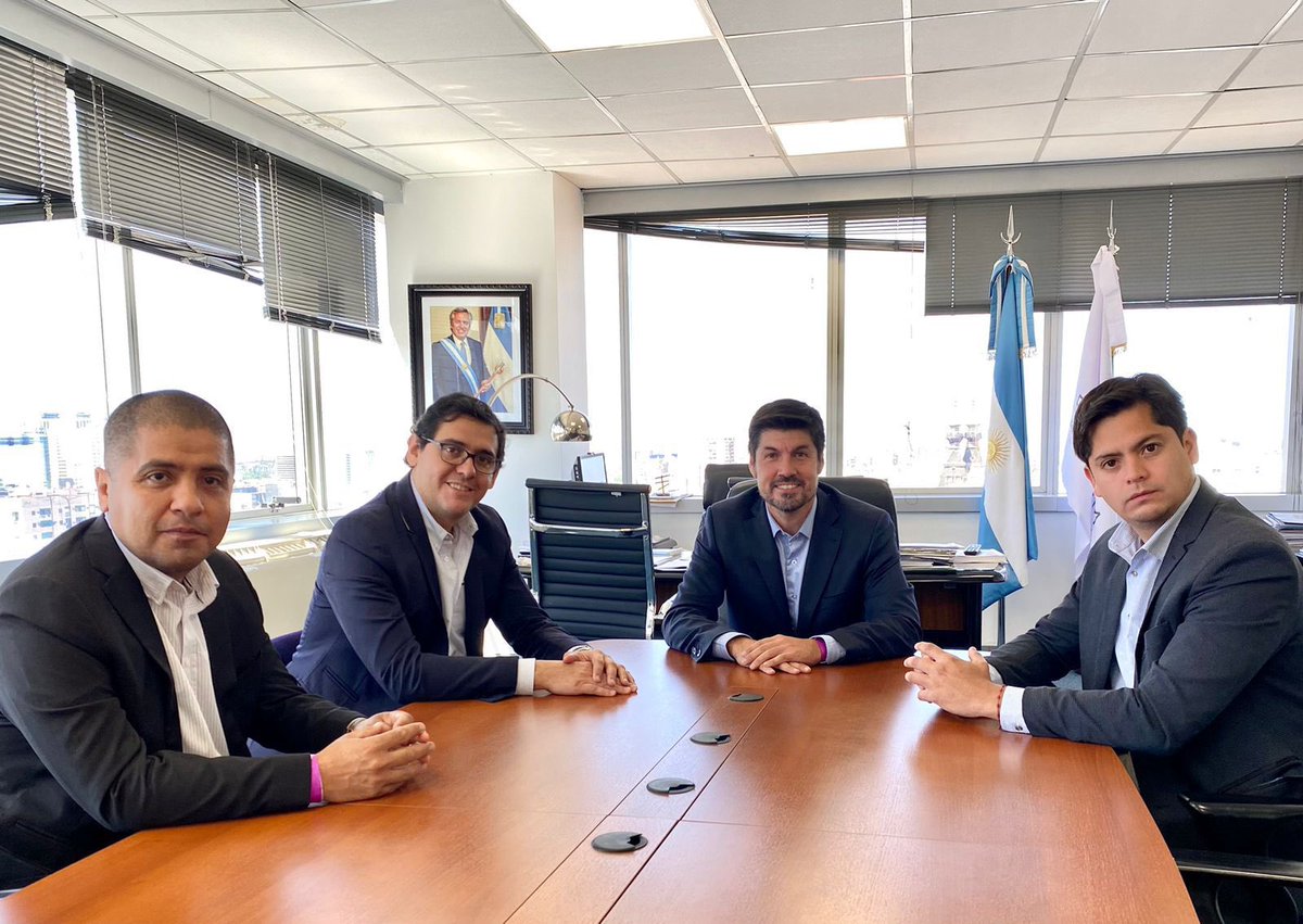 En medio de muchas gestiones nos hicimos tiempo para conversar con <a href="/GonzaQuilodran/">Gonzalo Quilodran</a> <a href="/FranquitoHB/">Franquito Hernández Berni</a> y Gustavo Subelza sobre la actualidad política de la provincia y nuestro espacio en particular donde ratificamos el compromiso de construir una alternativa para el desarrollo de Salta.