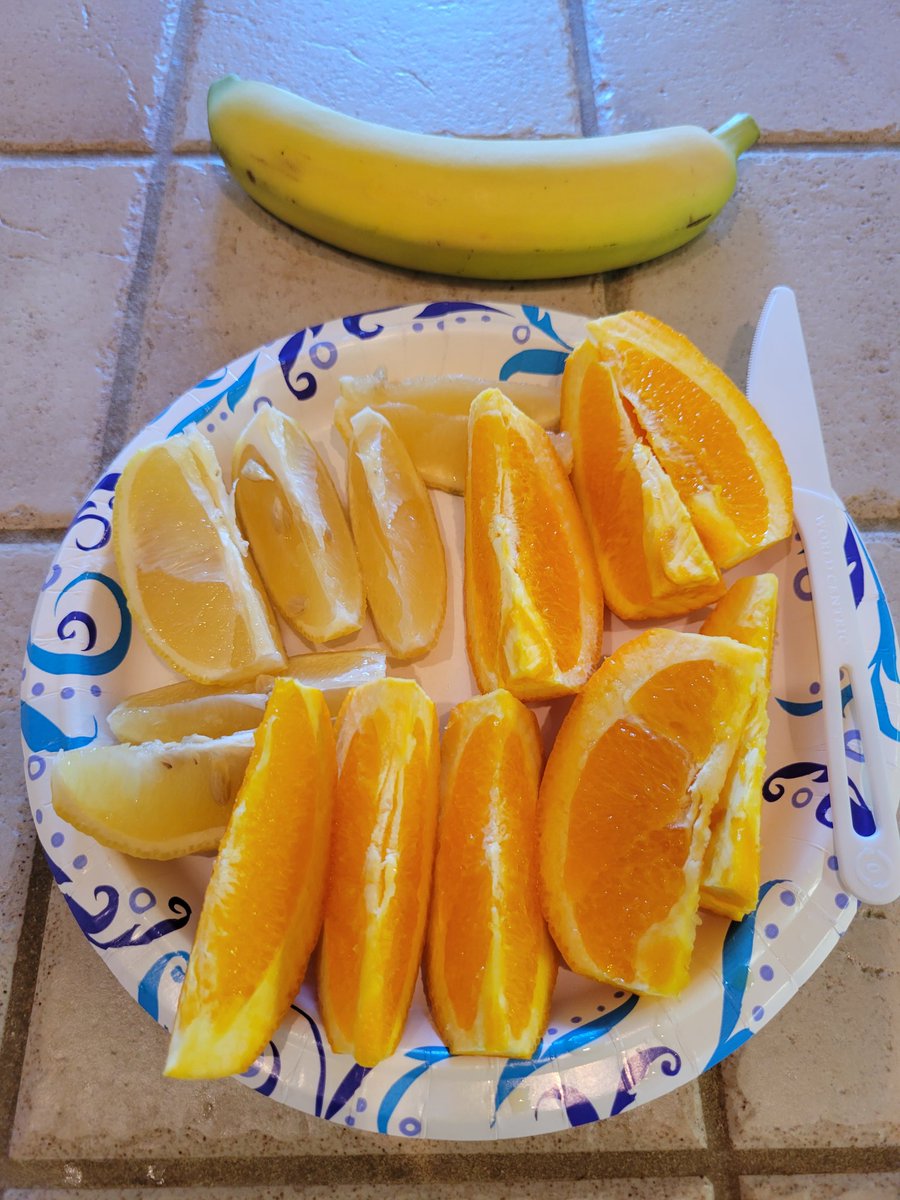 luxurytax8's tweet image. Before the workout starts 💪🏾 Lemons and oranges. 
If you:
1. Sleep 7-9 hours
2. Train 3-4 times per week
3. Walk 5 - 10 000 steps per day
4. Eat high-protein, minimally processed foods
5. Moderate your junk food and alcohol consumption
You're in the top 2%
#eatcleanstaylean
