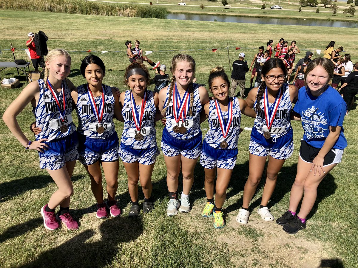 hoops_lv's tweet photo. 15 of our runners decided to PR at the District Meet!! #peakingatTHErighttime https://t.co/DmggRCcNjK