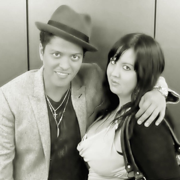 Sariii29's tweet photo. 11 years. 🥺 Front row and M&amp;G at your first concert in switzerland! One of the best days of my life🖤 @BrunoMars https://t.co/Kaa5rCFOou