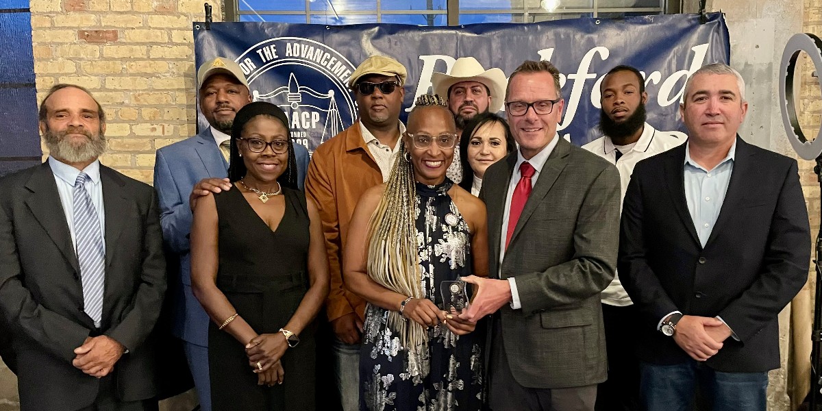 MidAmCarpenters's tweet photo. Congratulations to #Local792 on recently receiving the NAACP Community Service Award for demonstrating exceptional commitment to community involvement and diversity in the workplace. This is a tremendous honor and your efforts are helping make our union stronger. 🙌
#UnionProud https://t.co/qxqtD1e3Qp