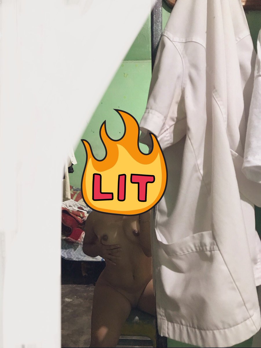 aleperez3171's tweet photo. Qué tal están mis tetas les gusta?           Una manita en mi cosita 🥵 https://t.co/U3tEn89mRe