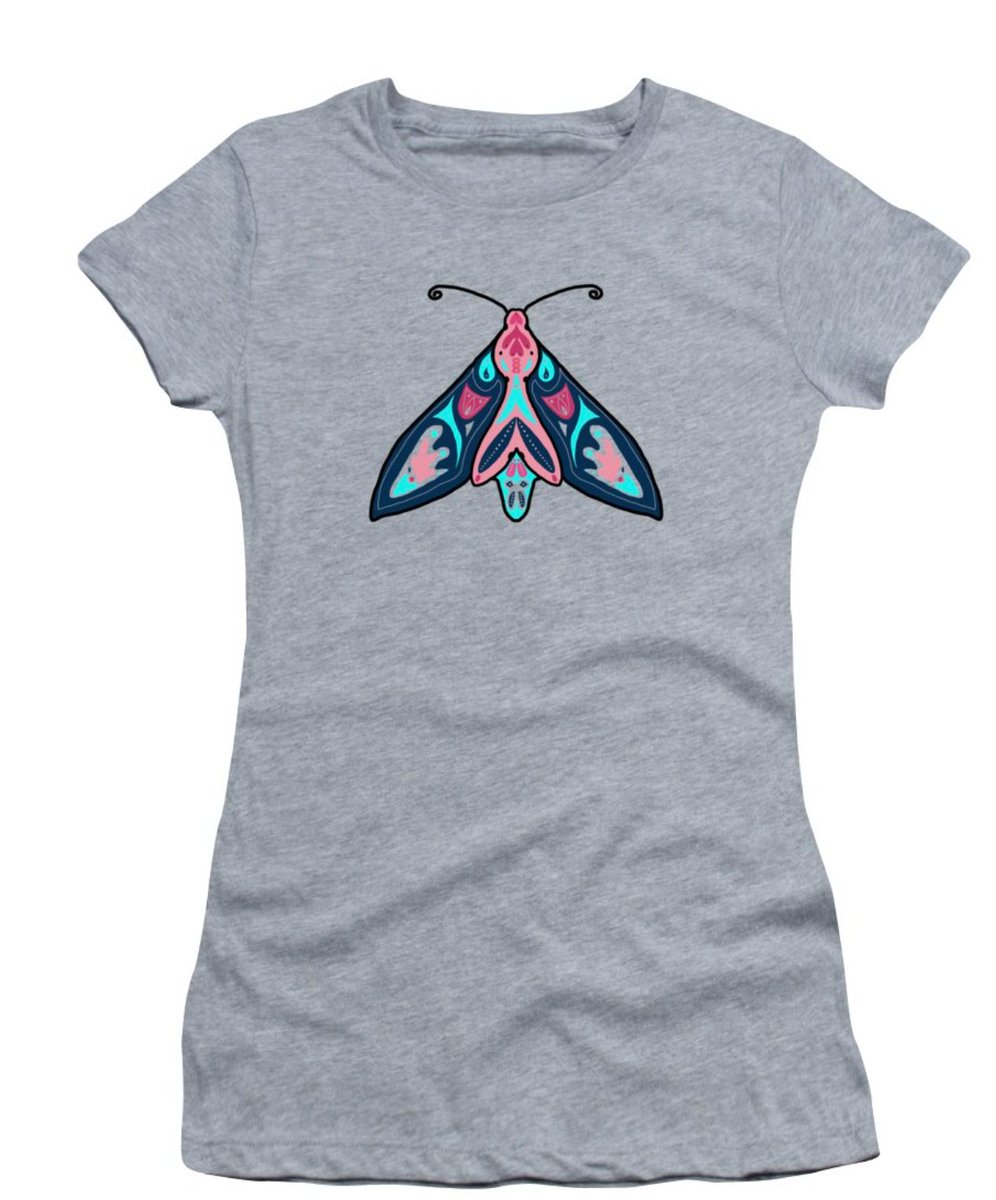jgouveia's tweet photo. New t-shirt design.
Avail at: https://t.co/vxhNA472jW
#ShopEarly #tshirtdesign #fashiondesign #instyle #wearit #favoritetee #casualattire #hawkmoth #mothart #ArtistOnTwitter #fallforart https://t.co/ArZ5biBKX8