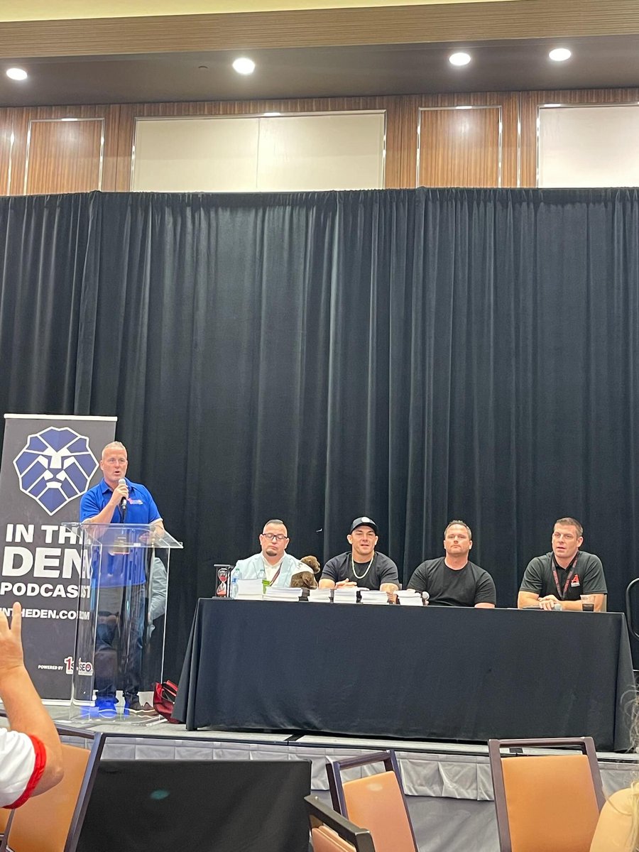 Lancebachmann's tweet photo. Did you catch our LIVE In The Den podcast on stage today? Or Lance’s presentation on how to grow a $100 million dollar home services business?? If not, there’s still time to chat with us tomorrow @ #VerticalTrack for a free #digitalmarketing consultation! #HomeServices https://t.co/VhhXA7qMF6
