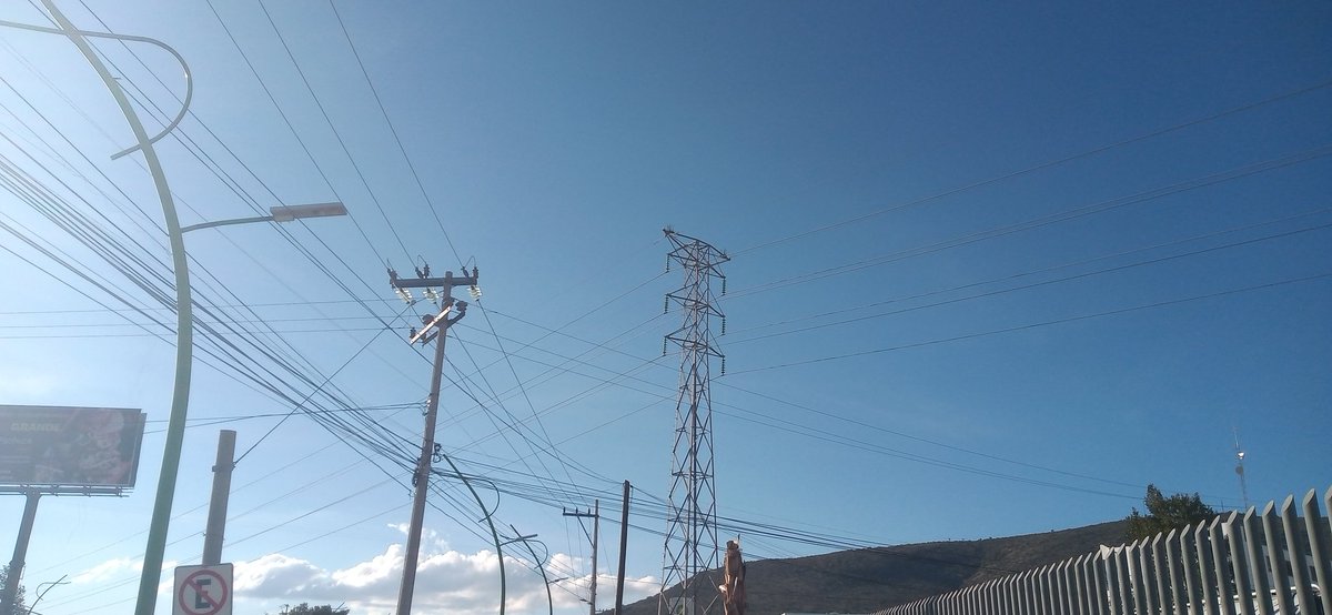 eeseweii's tweet photo. La moto se apagó camino a Real del Monte... Tuve que caminar desde el taller a la casa. https://t.co/mNUTv4tvlz
