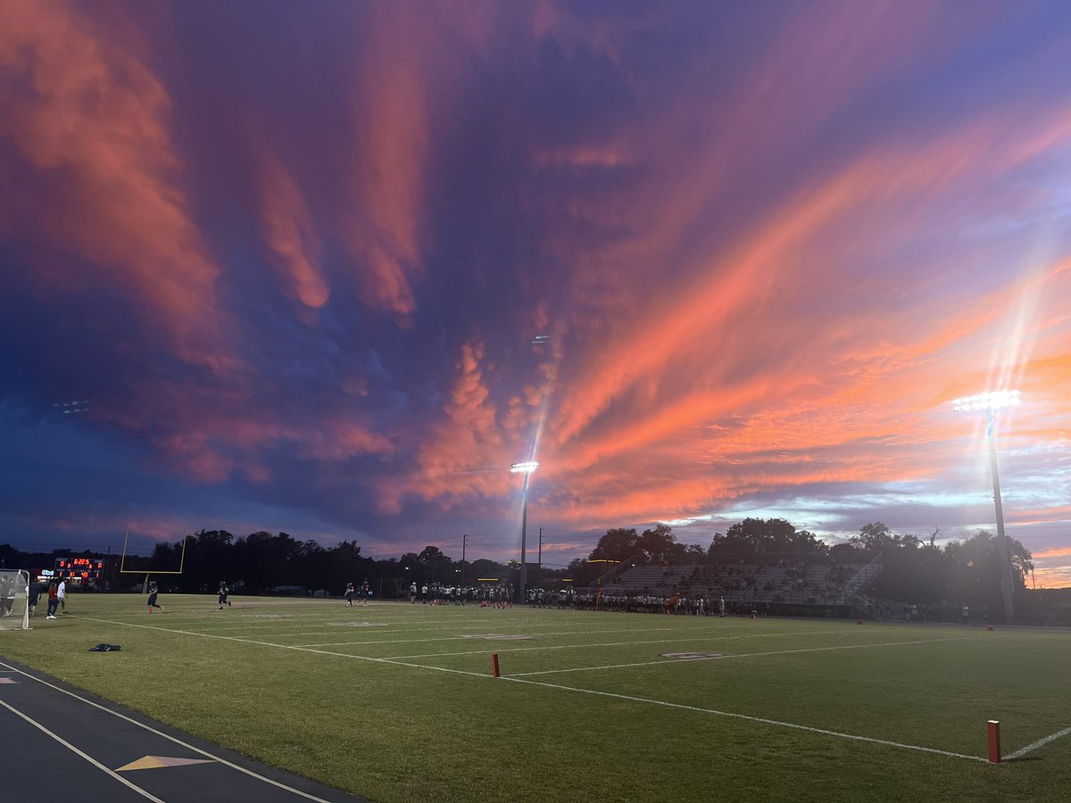 FivayHighSchool's tweet photo. Beautiful night for some JV Falcon Football! 💙❤️@Principal_Fivay #BEATMITCHELL https://t.co/o5rTERH5gq