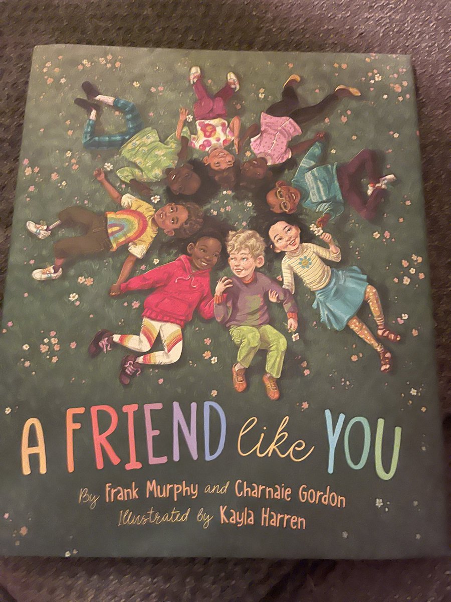 KingofReading31's tweet photo. A perfect day to get surprise happy mail from @shanda_bandi! Can’t wait to read this with the boys and some Falcons! #isitdecemberyet #thebestever #thankfulforyou https://t.co/wJq3WAyFJC