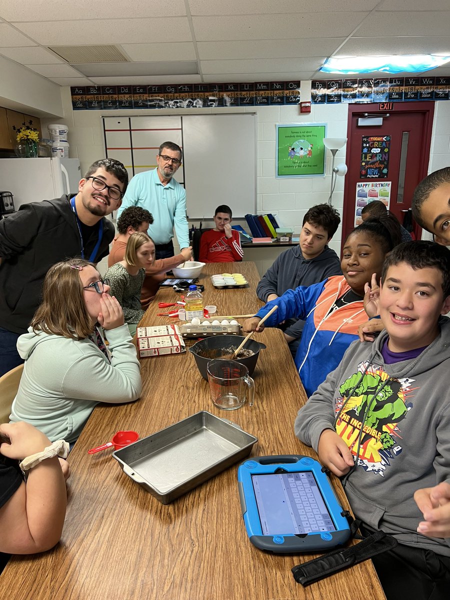 MrsDeneau's tweet photo. Mrs. Deneau and Mrs. Mayer’s classes got together to bake a cake for our friend celebrating his birthday! @LamphereHS #wearelamphere https://t.co/avanO6Wb9M
