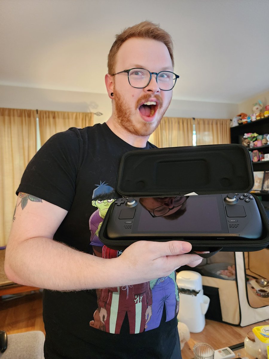 Yooncakes's tweet photo. After 5 calls to the customer service line and an angry tweet F*dex finally pulled thru lol https://t.co/DYcolB31Ax