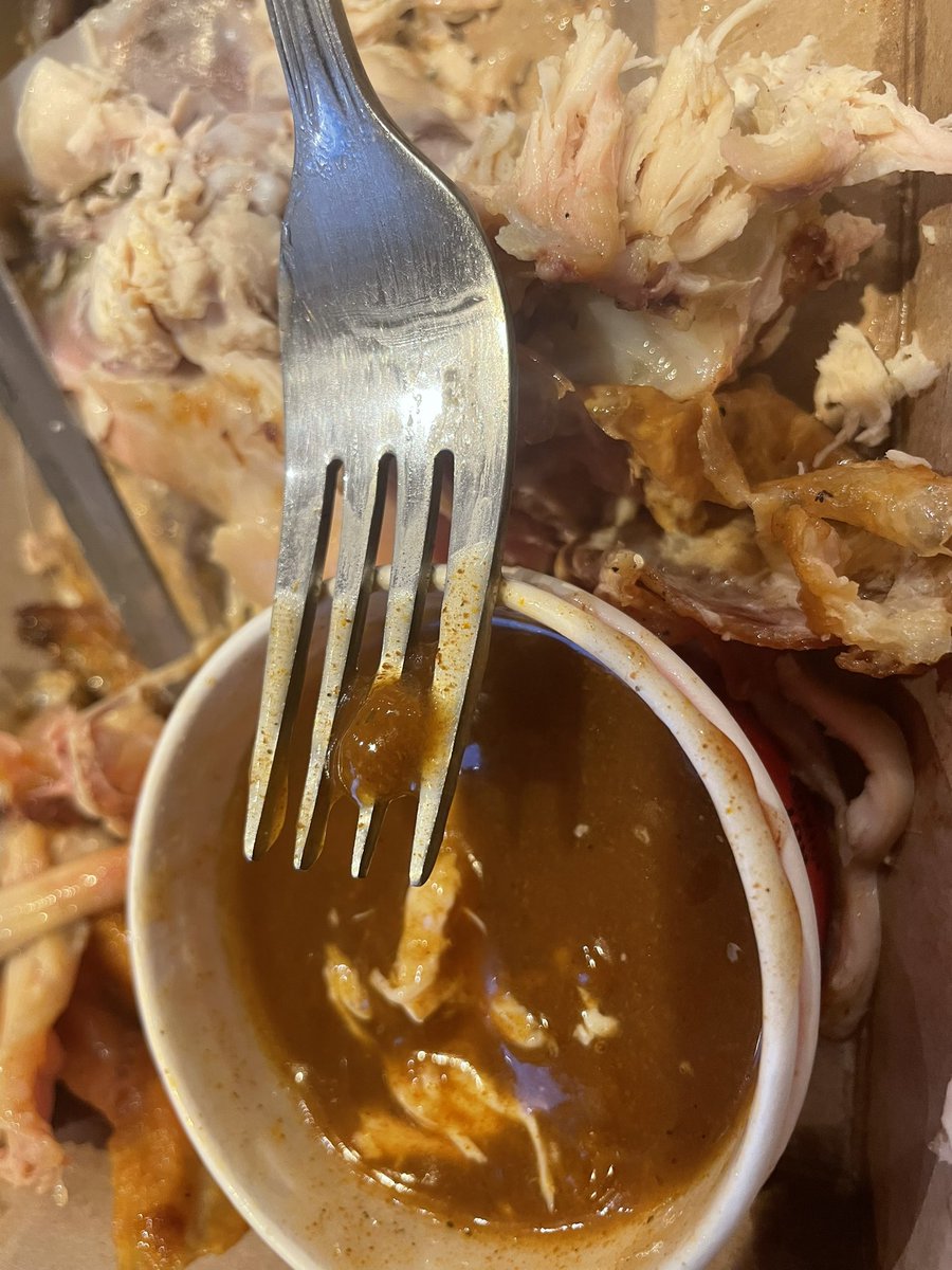 peteski99's tweet photo. Since when have the @SwissChaletCA quarter chicken dinners shrunk? Not sure you can call this a #quarterchicken anymore. Not to mention the sauce has halved in size and is now clumpy (new cheaper recipe?) #shrinkflation has clearly hit the restaurant industry. 1/2 https://t.co/vf2fCRhaYg