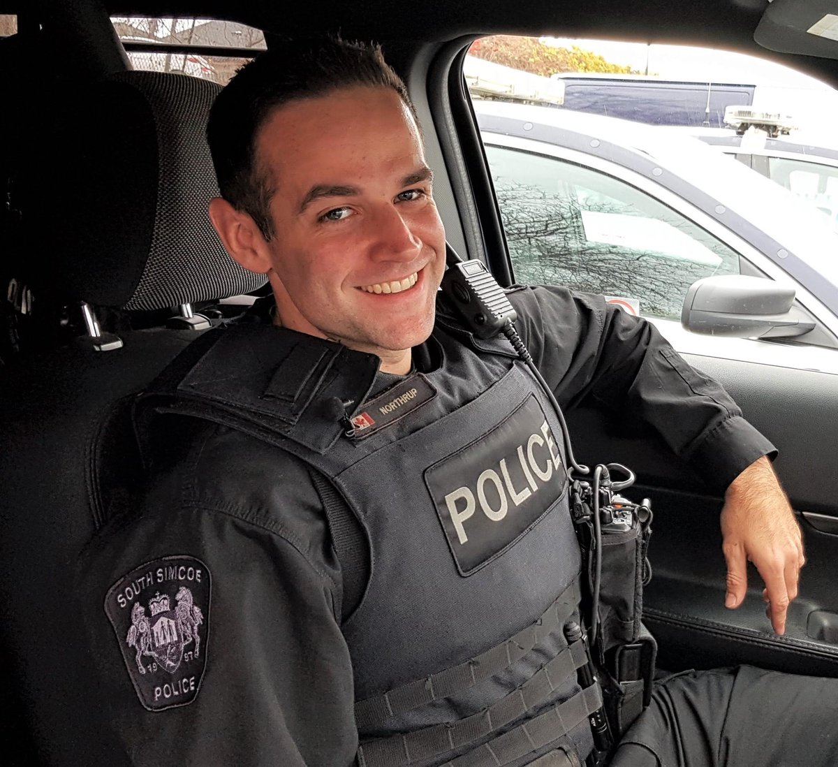 SouthSimcoePS's tweet photo. PROCESSION FOR SOUTH SIMCOE POLICE SERVICE OFFICERS: A procession will be held tomorrow morning to bring home two South Simcoe Police Service officers killed in the line of duty.
Media Release -
https://t.co/jrYObG1MnE https://t.co/UXEsQBbNrb
