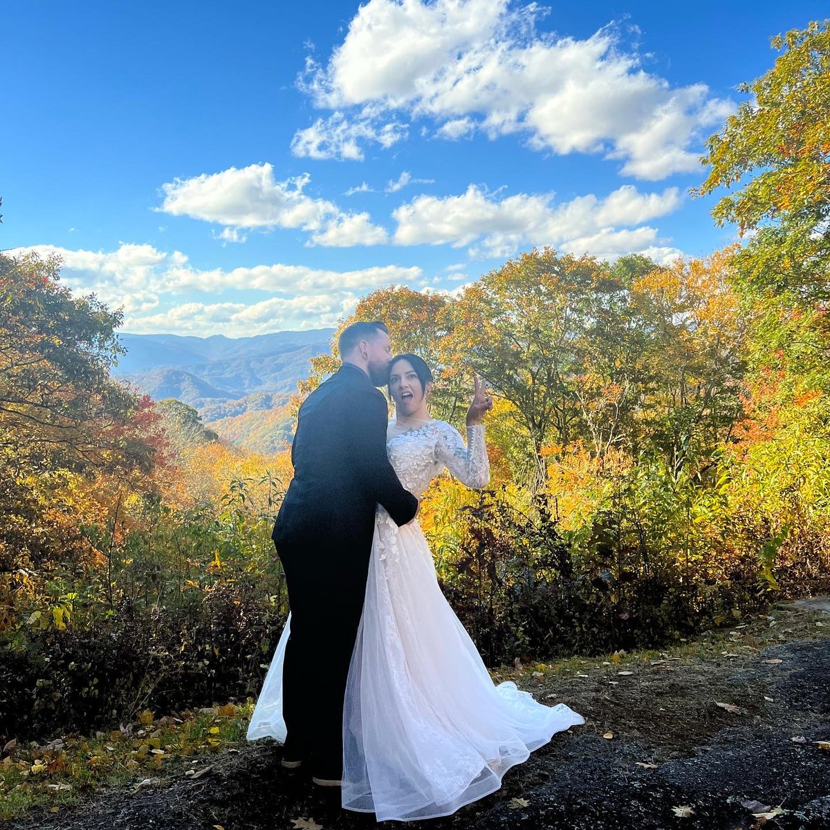 𝑒𝑚𝑖𝑙𝑦 𝑏 tweet media