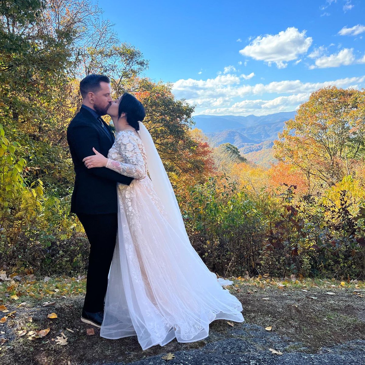 𝑒𝑚𝑖𝑙𝑦 𝑏 tweet media