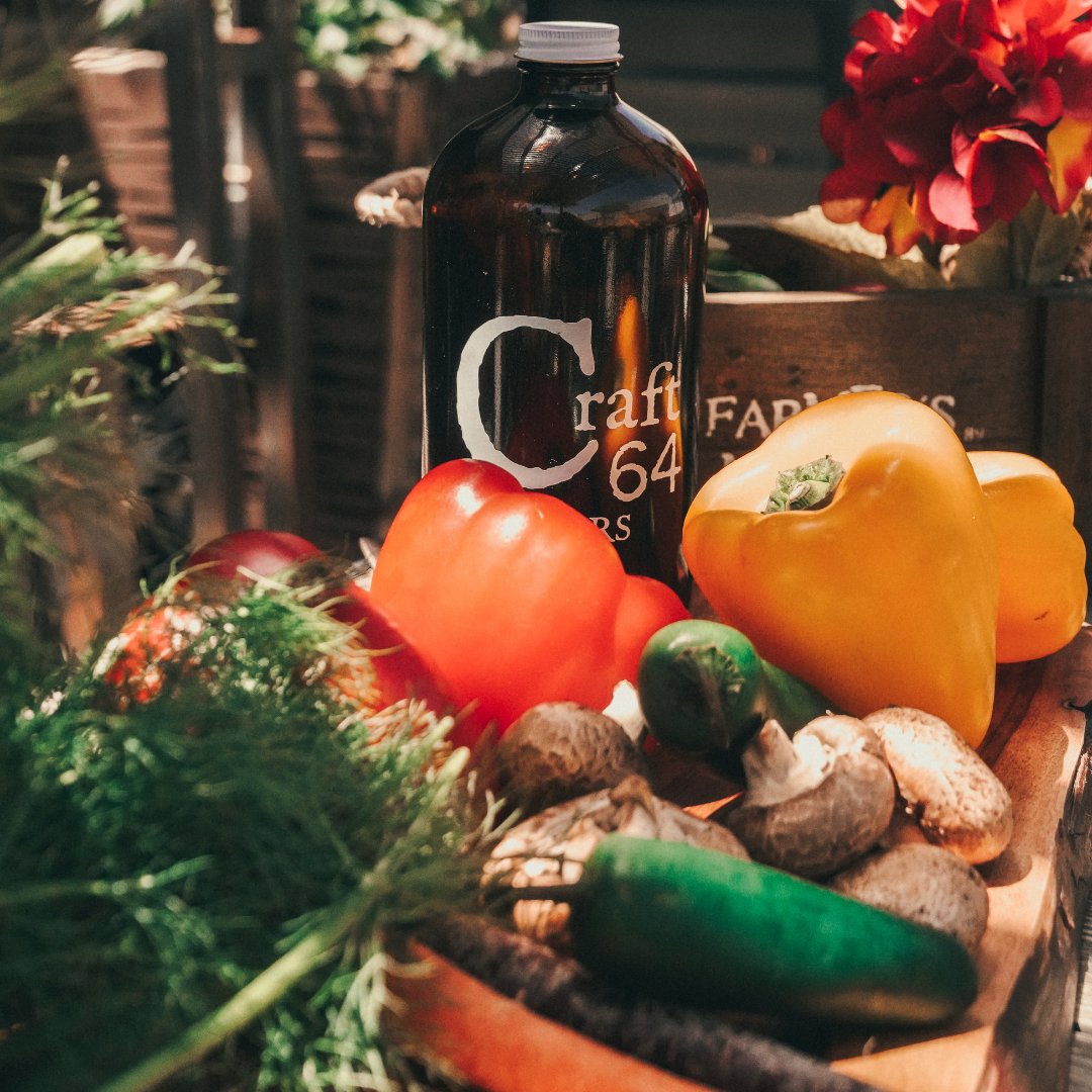 Craft64AZ's tweet photo. From beginning to end our food is always farm fresh. We’re proud to partner with McClendon’s Select Farm to support local and provide fresh, sustainable food for  Chandler! 🍅🥕🫑

#AZlocal #farmfresh #chandleraz #phoenixaz #foodie #phoenixfoodie #eatlocalaz #azsmallbusiness https://t.co/F2OCCt9V55