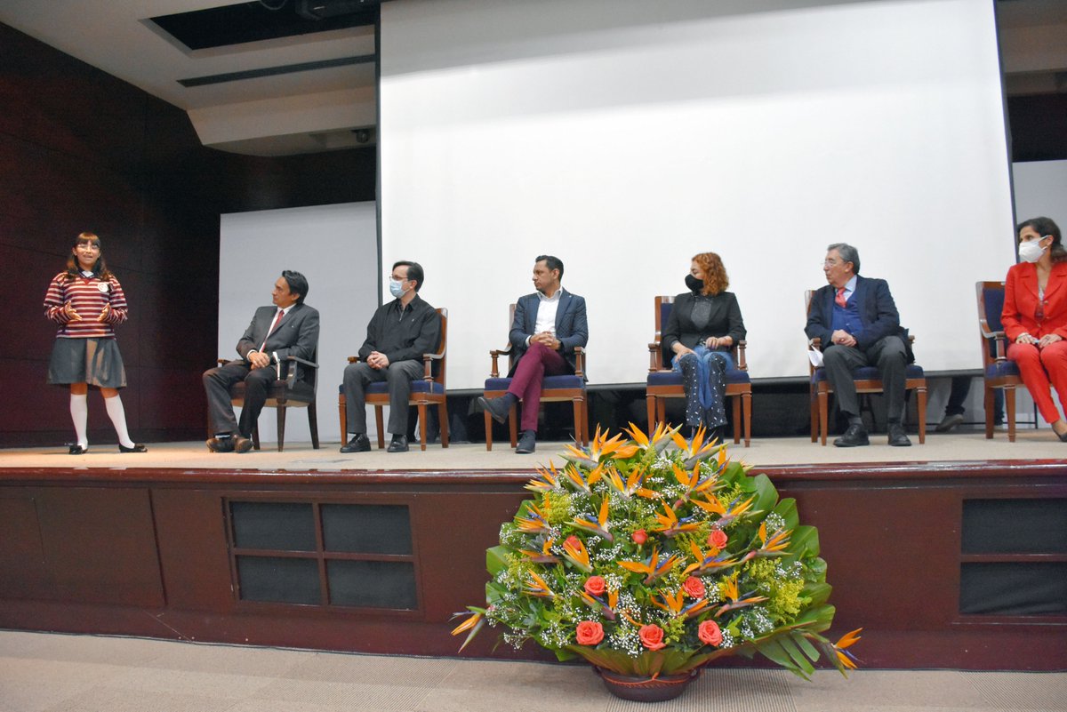 jp_arroyo_'s tweet photo. Hace algunos días participé en la entrega de Medallas y Diplomas de la "Convocatoria para el reconocimiento a la práctica educativa implementada durante la contingencia sanitaria ocasionada por el virus SARS CoV2 (COVID-19)" organizada por la @Sep_Mx 👇
01/03 https://t.co/HqWAR7pRj7