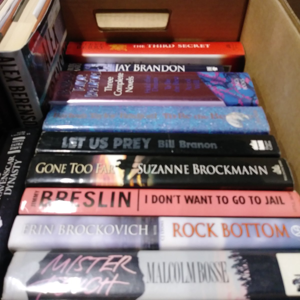 DeadTreeBooksSA's tweet image. The clearance event continues!  Hundreds of books priced at $1 each or fill a bag for $5.  And more being added regularly.  Come see us soon, Book Lovers! #shopsmall #SanAntonio #localbusiness #books #BooksArefriends