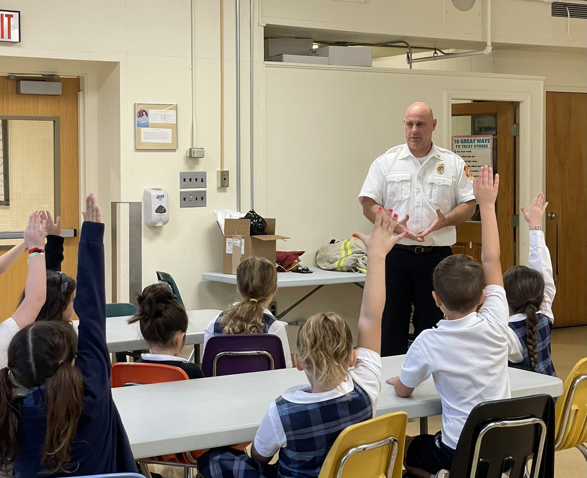 MercymountCDS's tweet image. Stop, drop and roll! Special thanks to Chief Corio for coming to Mercymount and speaking about the importance of fire safety during Fire Prevention Week.   “Fire won’t wait. Plan your escape!”