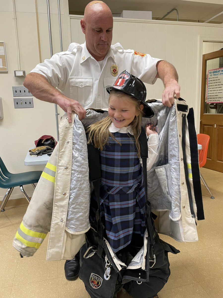 MercymountCDS's tweet image. Stop, drop and roll! Special thanks to Chief Corio for coming to Mercymount and speaking about the importance of fire safety during Fire Prevention Week.   “Fire won’t wait. Plan your escape!”