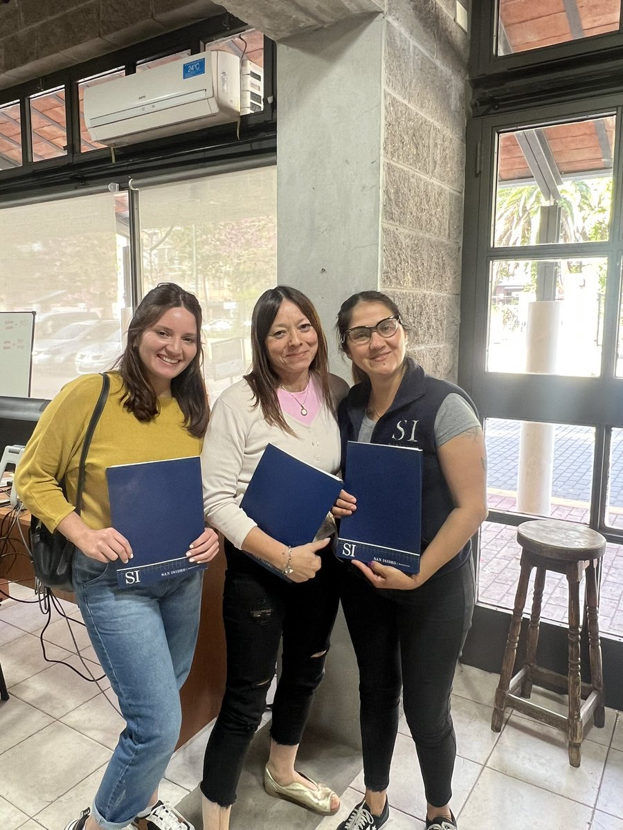 CyD_MSI's tweet photo. Felicitaciones a la primera camada de empleadas de la Municipalidad de San Isidro que culminaron el Taller de Herramientas de Liderazgo! @SanIsidroGob @PosseMacarena @gustavoposse https://t.co/N6ObfgPgDW