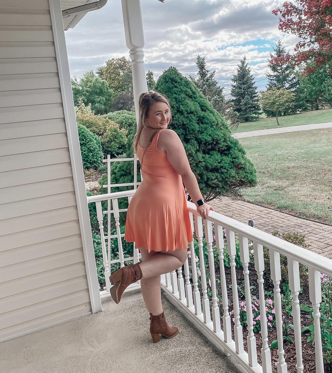 sarahirsakxo's tweet photo. 𝘑𝘶𝘴𝘵 𝘱𝘦𝘢𝘤𝘩𝘺🍑
•
I seriously love any skater dress style. It’s a bit cold for this one, but a cute cardigan and some tights would be perfff.🤎🦩 
•
#skaterdress #flareddress #girlygirl #amazondress #amazonfashion #amazonmusthaves #zeagoo #minidress #amazoninfluencer https://t.co/gLw7yN2Wle