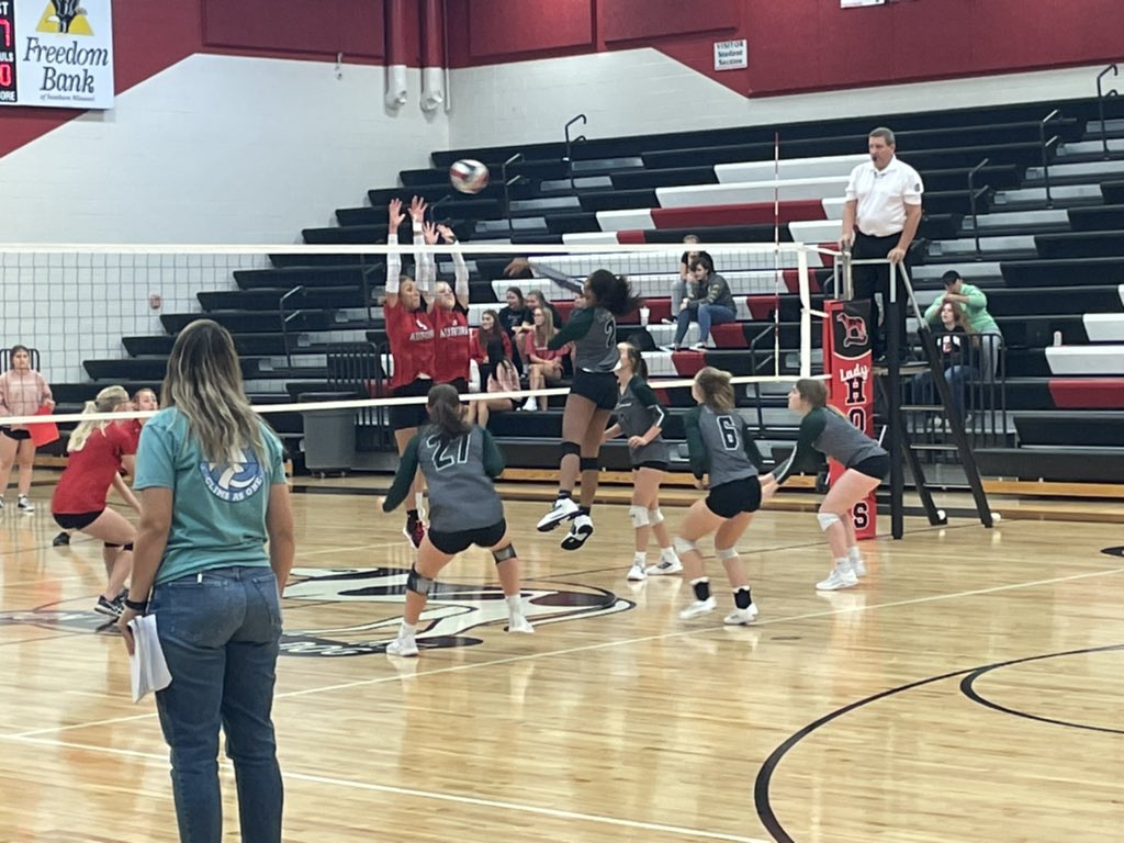 MVHighSchool's tweet photo. VB- JV defeats Aurora tonight!  Great job ladies! @bridgettschmutz https://t.co/So00wrafzW