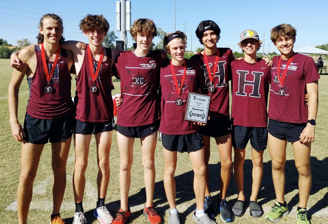 Hamilton_XC's tweet photo. The Huskies did amazing today at the Titan Invitational in Gilbert! The girls team placed 2nd and the boys 1st! The girls were led by Sage Patzer, 7th, and the boys by Andrew Gibby, 1st. In 2nd was Jacob Slater who was only 5 seconds behind. https://t.co/JwrGxSWWxd