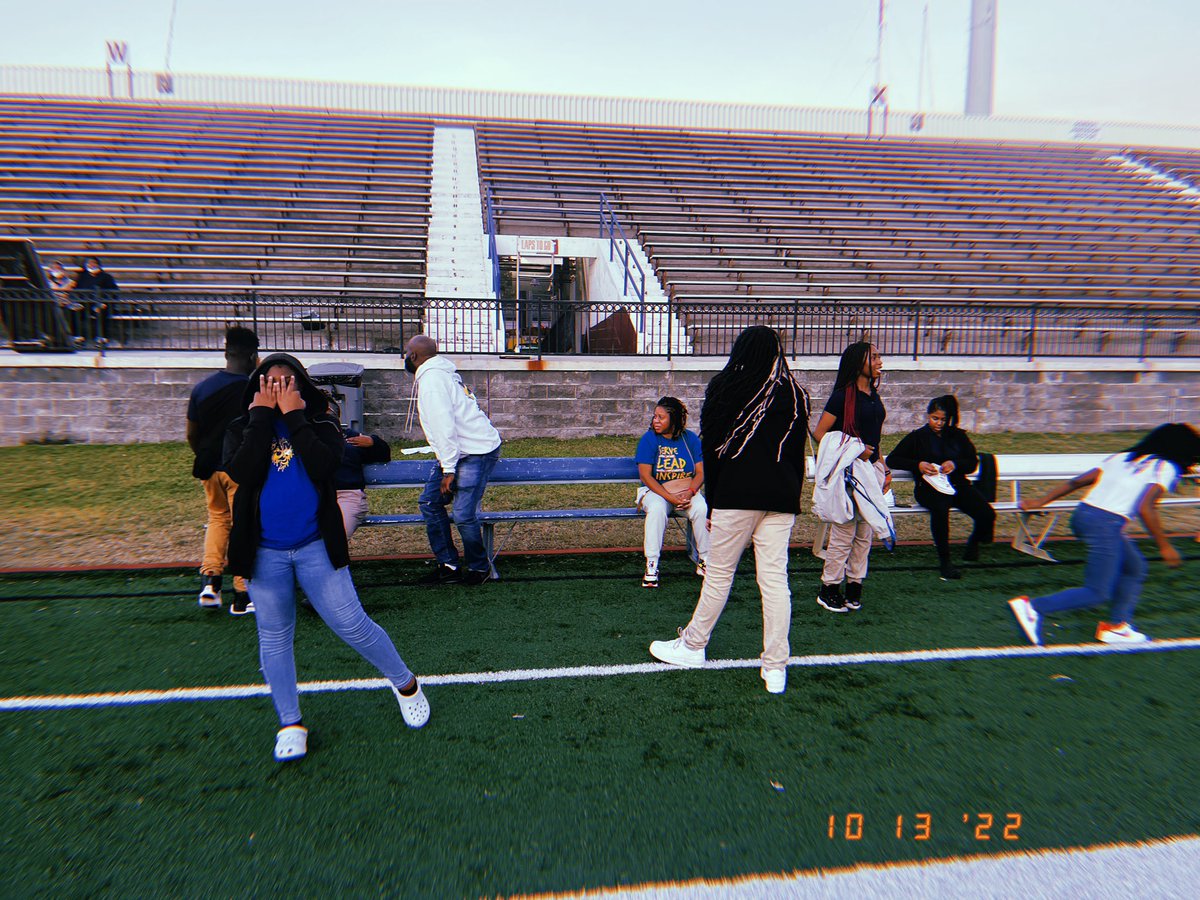 DrMac18047916's tweet photo. How many middle school students can say that they have experience of going on a college tour of HBCUs in the deep South? Our Kramer Elevate students can. Today, they toured North Carolina A&amp;T and SC State. Next stop is Atlanta! @katreena_shelby  @sciISlife https://t.co/NetRrijaxQ