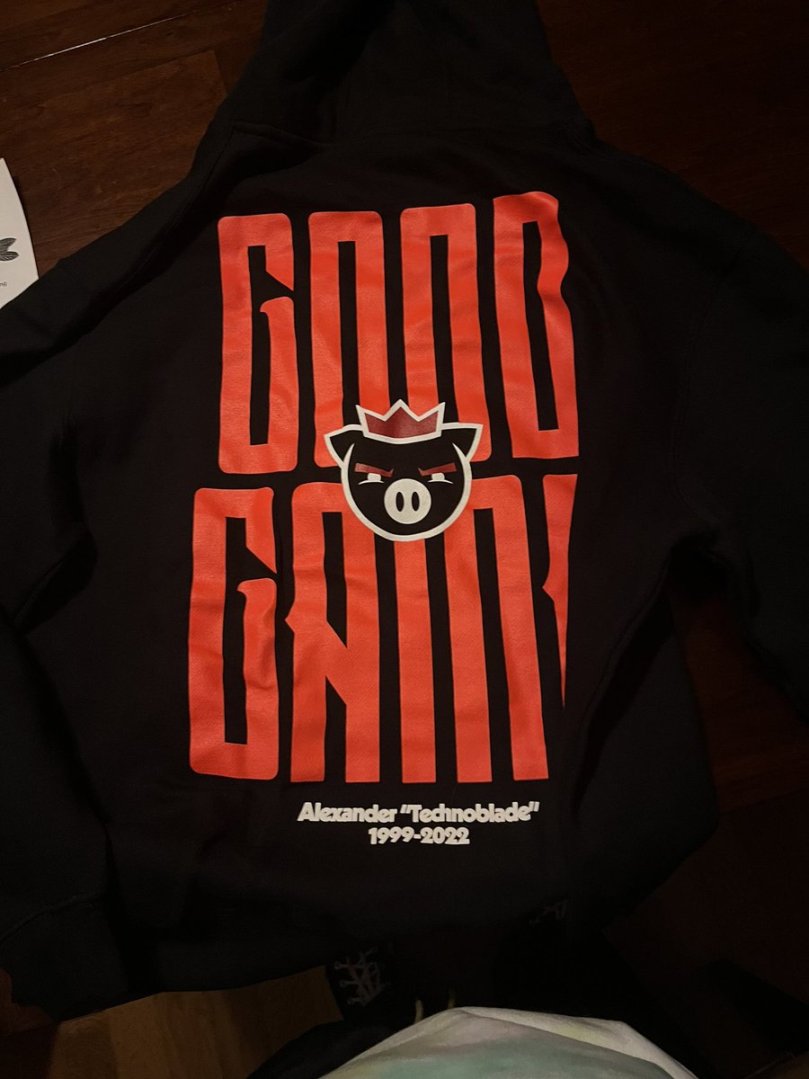 menkisserong's tweet image. GUYS IT CAME IN #riptechno