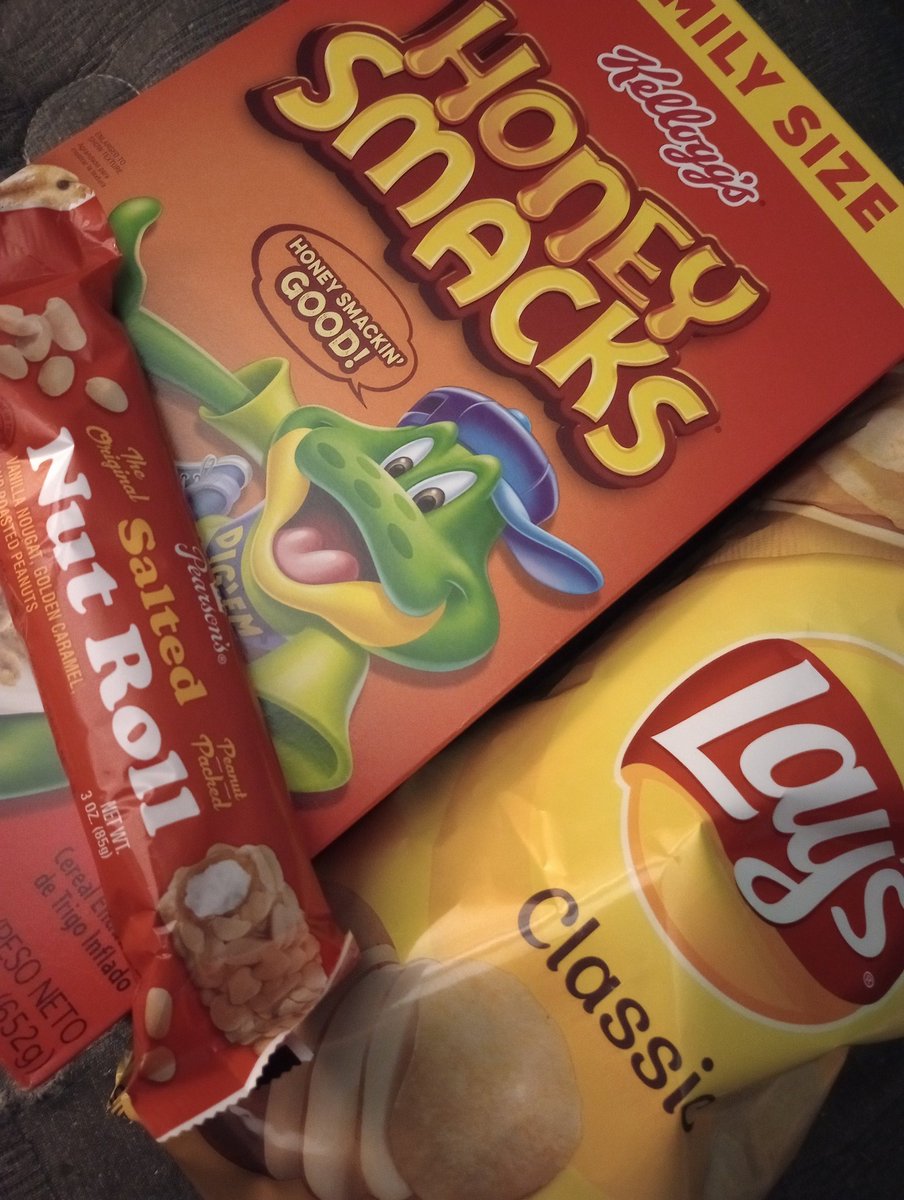 BrandonLHardin's tweet photo. Me and My Wifey @aubreehardin97 decided to try some of @shanemadej TOP 5's. Here's to a night of snacks and spooks 💪 #SpookySeason #Paranormal #Top5 #Watcher #Halloween #Vibes #LaysOriginals #NutRoll #HoneySmacks https://t.co/axGZq0SHrR