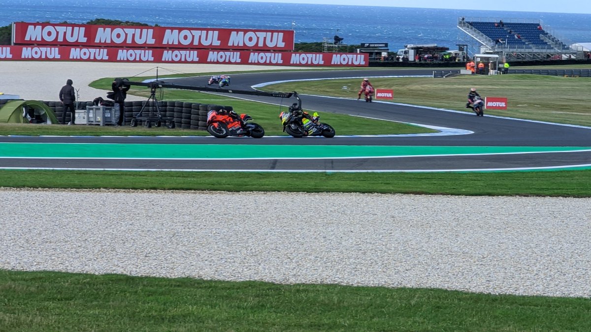 andywarr262's tweet photo. Australian MotoGP is back. #AustralianGP #MotoGP https://t.co/XHYVgiLXHs