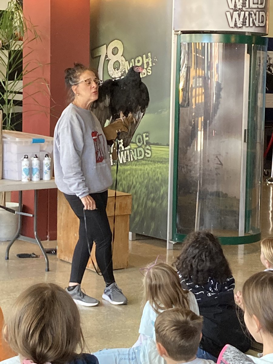 TimetoBragg's tweet photo. We had a great day at the Owensboro Museum! 🦉@MrsWillis_CTE @ctetigers @MrsDarnell_CTE https://t.co/LzA8nA3kjk
