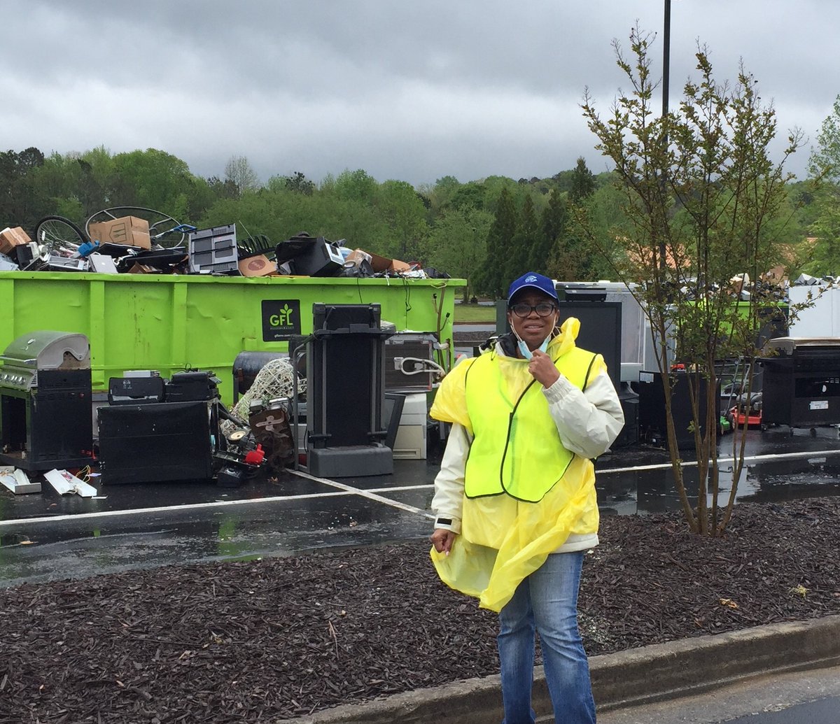 Have sensitive docs shredded on-site, bring electronics/metals/plastic bags of any size. Bring that old riding mower so Santa can bring you a new one!

Link: cobbcounty.org/keep-cobb-beau…