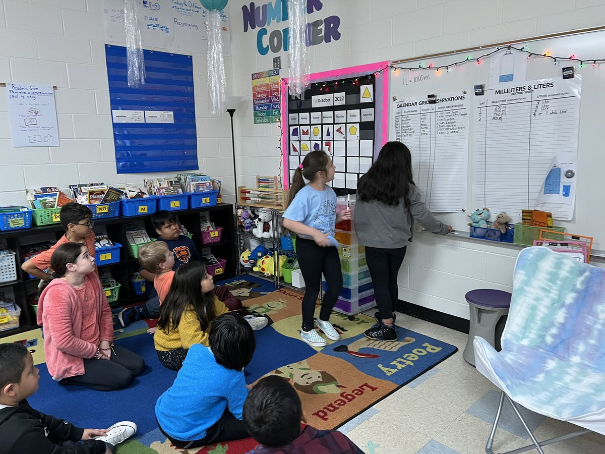 Ms_AniSmith's tweet photo. When students take over number corner AMAZING things happen! #d100inspires #komenskylionpride #liquidvolume #mathwizards @timdunnell @KomenskyLions https://t.co/cJWFX9vzCz