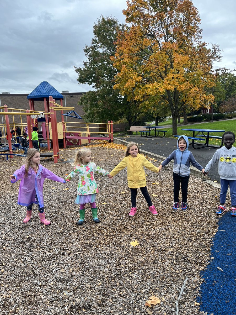carly_boyles's tweet photo. We are strong, We are brave, We are UPK! #naturelovers #playoutside #WestGenesee #SplitRock #notafraidofrain https://t.co/yWVULeKn5u