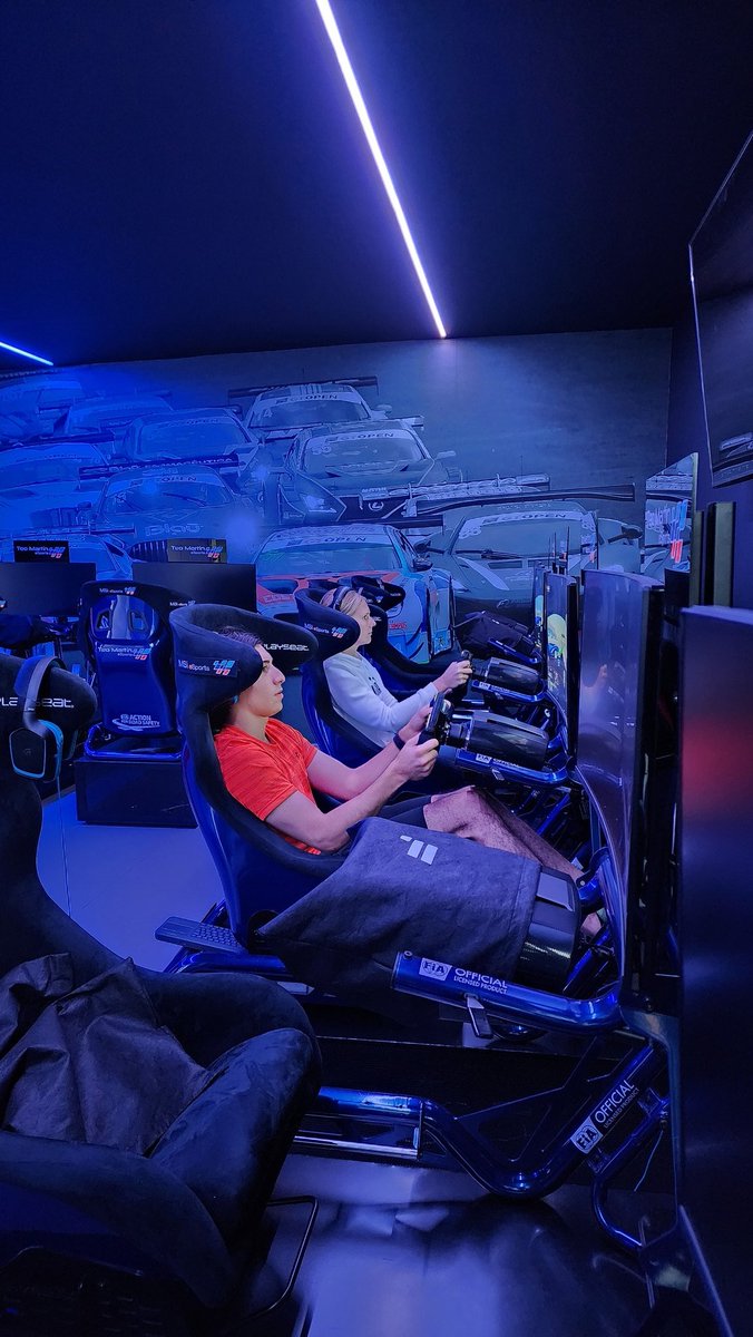 driven_perf's tweet image. 🏁 A very productive #training day at the highest level with #MSiBioPerformance &amp;amp; @manuelsulaiman.

Working on new projects 😎🤙🏼 #DrivenSMTeam