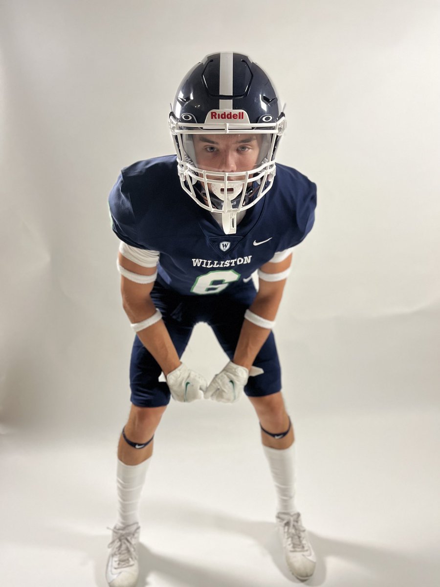 Willistonteams's tweet photo. Congratulations goes out to varsity football’s Felix Antoine-Bouchard ‘23 on his Athlete of the Week honor!!! #shutdowndefender #teamfirst #relentlessworkethic @WillistonNS https://t.co/dJqAZ9b3A8