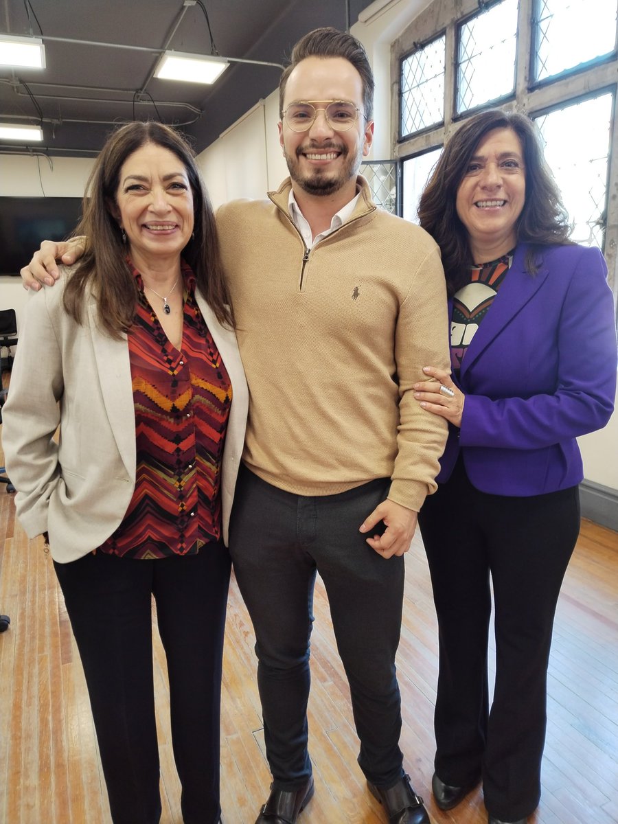 maestriacid's tweet photo. Hoy se celebró el examen de grado de Miguel A. Mora Z., quien aprobó obteniendo el grado de Maestro en #CooperaciónInternacional para el Desarrollo.
¡Felicidades!
🎓🙌
#OrgulloMora
#EstoEsElMora https://t.co/tFnQbfn1K9