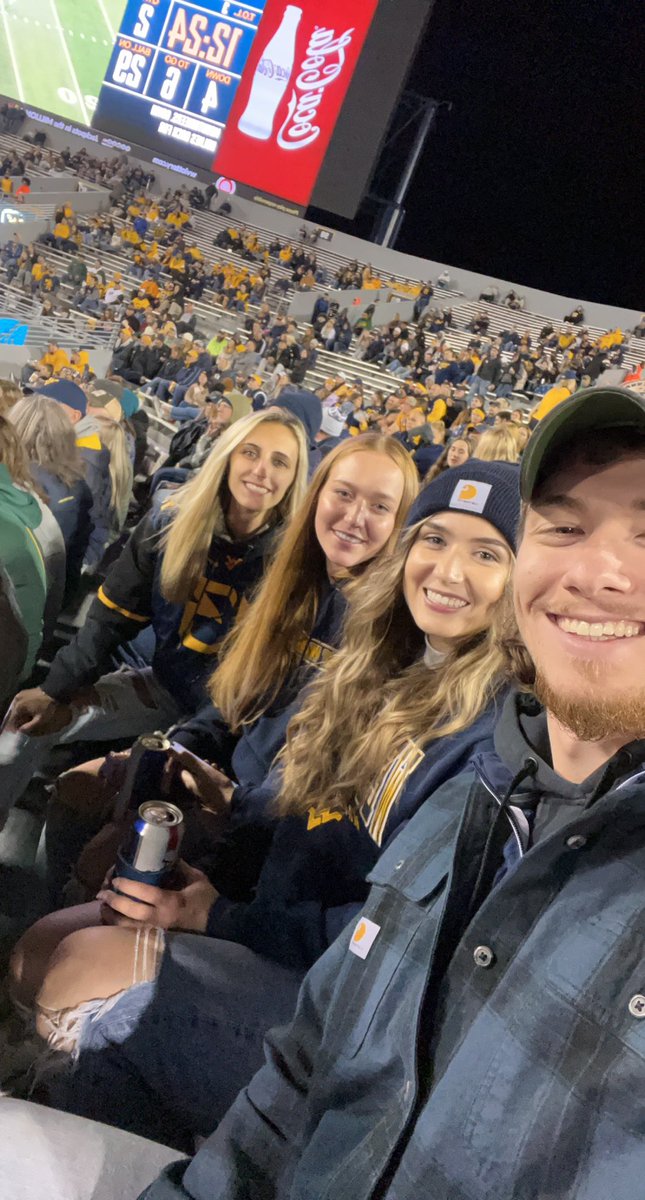 LyssaB12's tweet photo. Happy Birthday Jenna Lynn!!💙@Jenna_Sawinski @WVUfootball #wvufootball https://t.co/vnuDXni0dK